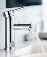 Rubinetto miscelatore moderno per lavabo