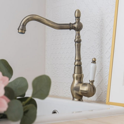 Rubinetto cucina monocomando bronzato con bocca a L girevole – aeratore e design elegante